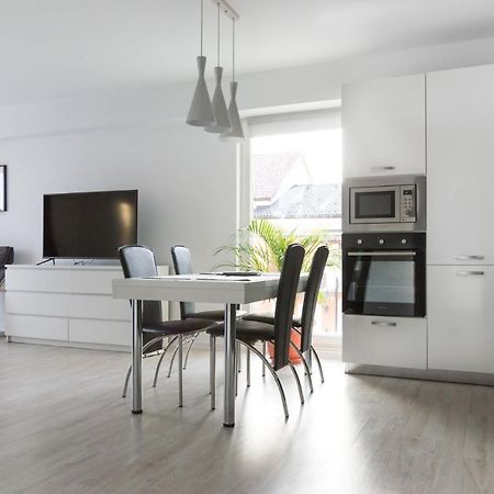 Airport Residence - Apartment Across From Otopeni Airport Luaran gambar