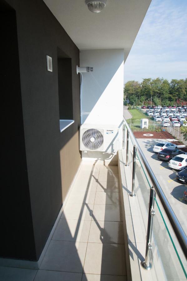 Airport Residence - Apartment Across From Otopeni Airport Luaran gambar